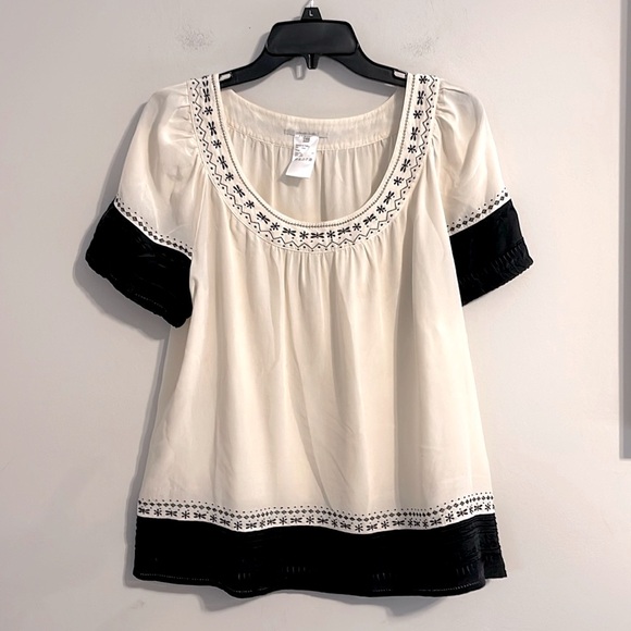 Gerald Darel Tops - Gerald Darel 100% silk neck short sleeve embroidery blouse size 44